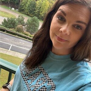 Meet Your Posher!! Hey I’m Andrea!!